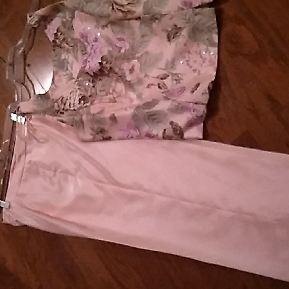 2 pcs Ankle Pant Set, with a sequin top